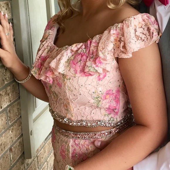 Prom Dress!! - Picture 6 of 8